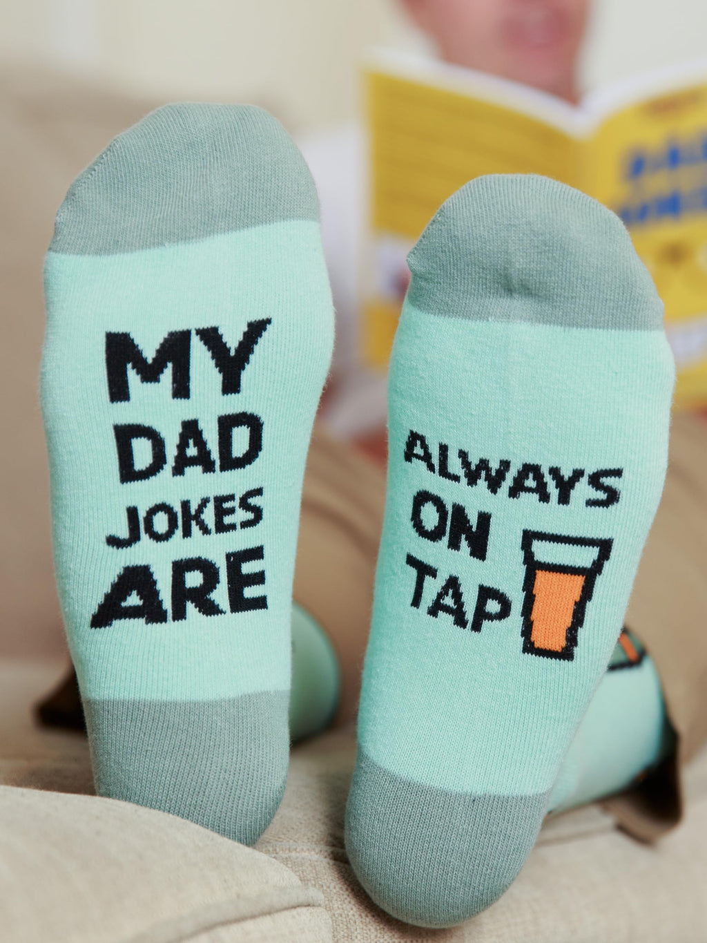 Funny Beer Socks for Dad by FunnyFeet – “My Dad Jokes Are Always On Tap” | Beer Tap Pattern